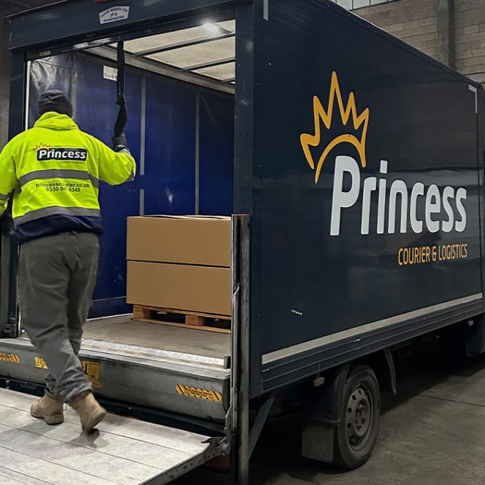 HOW SAME-DAY DELIVERY CAN BOOST YOUR BUSINESS